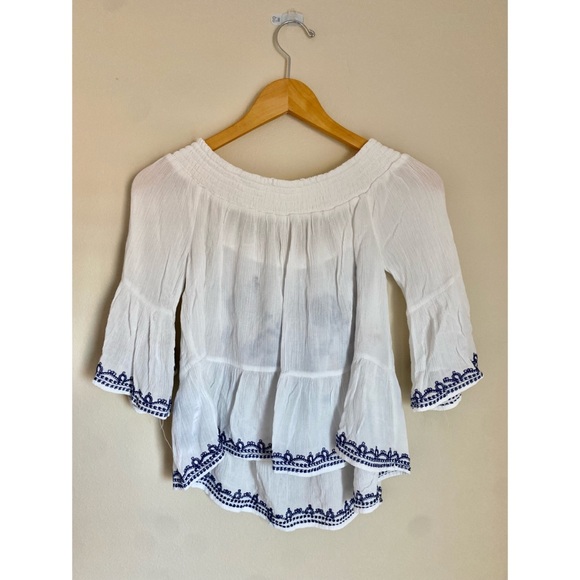 off the shoulder shirt - Picture 2 of 3